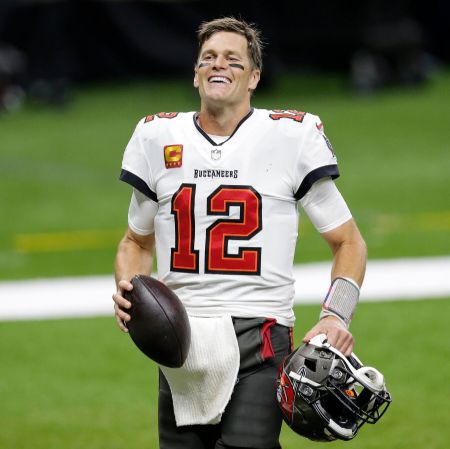 John Edward Thomas Moynahan's Father Has a Net Worth of $250 Million.